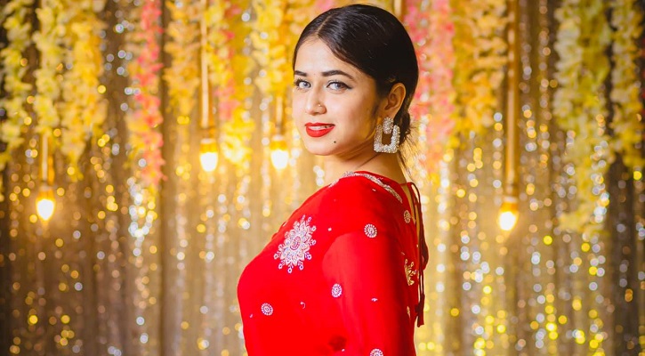 বাসায় বসে টাকা আয় করতে চান ফারিয়া শাহরিন